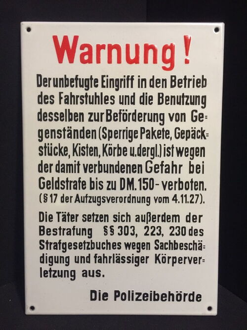 Warnung ! Fahrstuhlschild der Polizeibehörde vor 1930 Emailschild 27 x 40 cm 