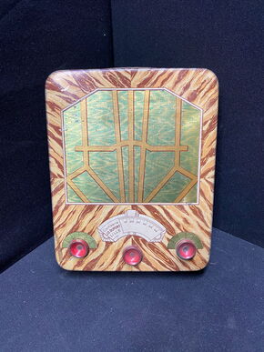 Confiserie J.D. Dupont in Lille - 20er Jahre Werbeblechdose in Form eines Radios