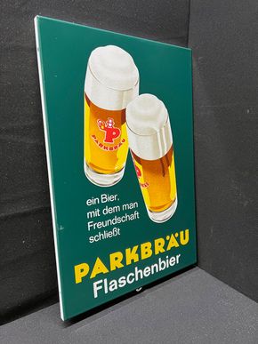 Parkbräu Flaschenbier - Ein Bier mit dem man Freundschaft schließt (Emailleschild)