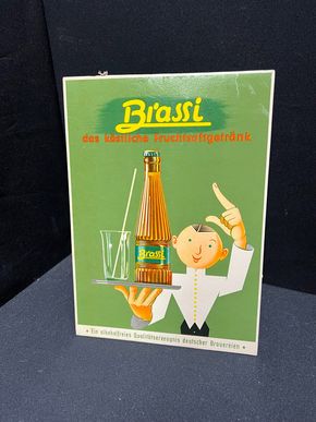 Brassi Fruchtgetränk - Farbenfrohe Werbepappe mit Aufstellfunktion (Um 1955)