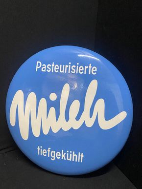 Pasteurisierte Milch tiefgekühlt - Emailschild um 1960