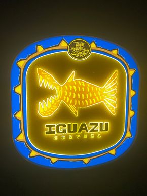 Iguazu Cerveza Bier Leuchtreklame Leuchte Hai Fisch 50 x 50 x 10 cm - NOS - New old stock