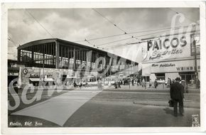 Paicos XXL-Reklame am Bahnhof Zoo in Berlin. Werbepostkarte um 1950.