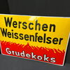 Werschen Weissenfelser Grudekoks (Gewölbtes Emailleschild um 1925)